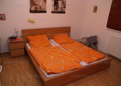 Pronájem vybaveného bytu 2+kk, 57m2 včetně parkování v rezidenčním komplexu P4-Modřany.