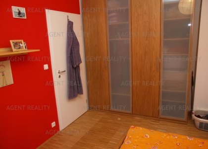 Pronájem vybaveného bytu 2+kk, 57m2 včetně parkování v rezidenčním komplexu P4-Modřany.