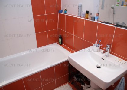 Pronájem vybaveného bytu 2+kk, 57m2 včetně parkování v rezidenčním komplexu P4-Modřany.