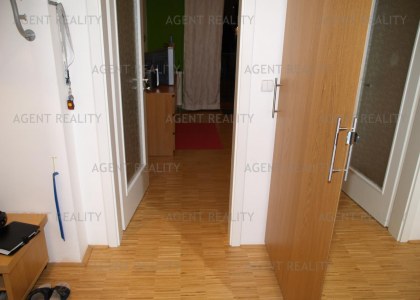 Pronájem vybaveného bytu 2+kk, 57m2 včetně parkování v rezidenčním komplexu P4-Modřany.