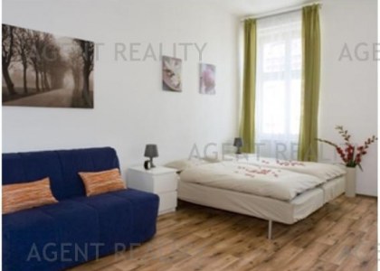  Agentreality nabízí k prodeji malometrážní byt 1+kk, 31m2, 3.NP v dobré lokalitě P8- Karlín