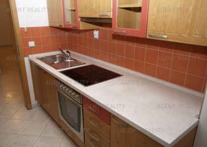 Pronájem velkého bytu 3+1, 112m2 s terasou a parkovacím stáním v ceně najmu v P8-Libeň.