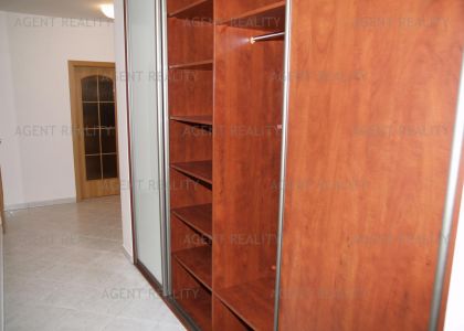 Pronájem velkého bytu 3+1, 112m2 s terasou a parkovacím stáním v ceně najmu v P8-Libeň.