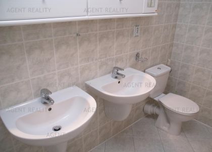 Pronájem velkého bytu 3+1, 112m2 s terasou a parkovacím stáním v ceně najmu v P8-Libeň.