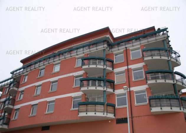 Pronájem velkého bytu 3+1, 112m2 s terasou a parkovacím stáním v ceně najmu v P8-Libeň.