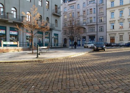 Pronájem malebného bytu 2+kk, 50m2 s bydlením ve věži v samém srdci historickém Prahy.