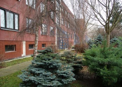 Pronájem pěkného byt 3+kk,78m2 s zaskelnou lodžii v klidné lokalitě nedaleko metra  P5-Stodůkly.