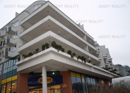 Pronájem luxusního bytu 2+kk,65m2 s terasou 35m2 a garáží v obytném domě P5-Barandov.