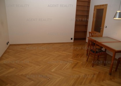 Pronájem luxusního bytu 2+kk,65m2 s terasou 35m2 a garáží v obytném domě P5-Barandov.