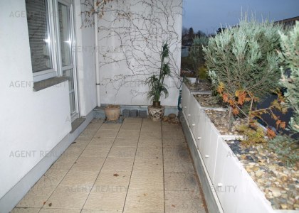 Pronájem luxusního bytu 2+kk,65m2 s terasou 35m2 a garáží v obytném domě P5-Barandov.