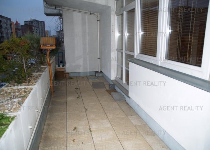 Pronájem luxusního bytu 2+kk,65m2 s terasou 35m2 a garáží v obytném domě P5-Barandov.