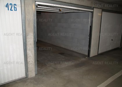 Pronájem luxusního bytu 2+kk,65m2 s terasou 35m2 a garáží v obytném domě P5-Barandov.