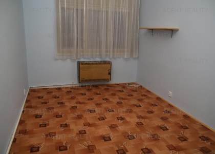 Pronájem bytu  2+kk, 57m2 s neprůchozími pokoji v činžovním domě po rekonstrukci P10-Vršovice.