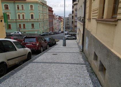 Pronájem pěkného bytu 3+1, 70m2 v cihlovém domě ve zvýšeném přízemí P6-Břevnov.