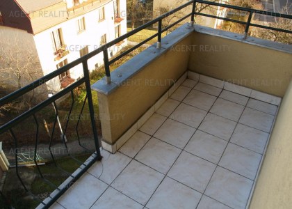 Pronájem moderního bytu 2+kk,65m2 s balkony a výhledem na Prahu v obytném domě P5-Smíchov.