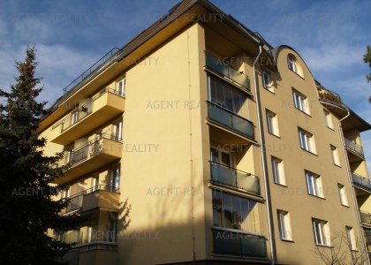 Pronájem moderního bytu 2+kk,65m2 s balkony a výhledem na Prahu v obytném domě P5-Smíchov.
