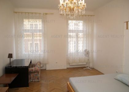 Pronájem  částečně zařízeného světlého bytu 2+1, 82m2 v nájemním domě P5-Smíchov.