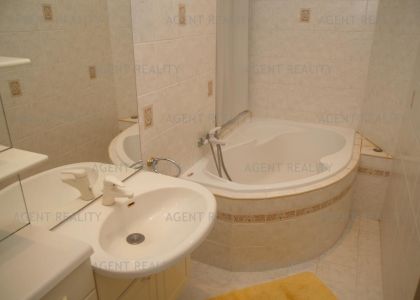 Pronájem  částečně zařízeného světlého bytu 2+1, 82m2 v nájemním domě P5-Smíchov.