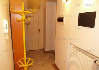 Agentreality pronajme velmi pěkný zařízený byt 3+kk, 93 m2 nedaleko stanice  metra Vyšehrad.