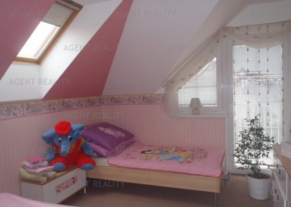 Prodej samostatně stojícího RD 6+1 se zahradou 800m2 v Hostivicích u Prahy