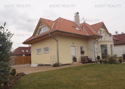 Prodej samostatně stojícího RD 6+1 se zahradou 800m2 v Hostivicích u Prahy