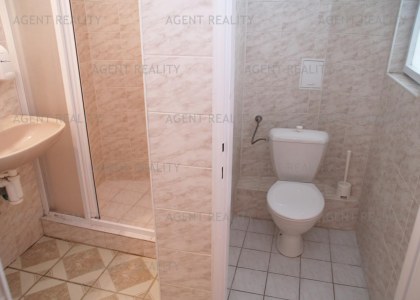 Pronájem rekonstruované kancelářské prostory 4+kk, 90 m2 v domě nedaleko Staroměstského náměstí.