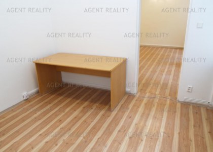 Pronájem rekonstruované kancelářské prostory 4+kk, 90 m2 v domě nedaleko Staroměstského náměstí.