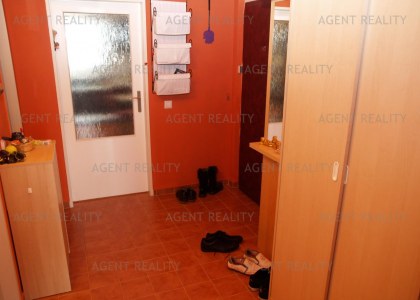 Agentreality pronajme velmi pěkný  byt 3+kk,74m2 v novostavbě s balkonem P4-Nusle.