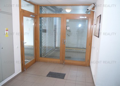 Agentreality pronajme velmi pěkný  byt 3+kk,74m2 v novostavbě s balkonem P4-Nusle.
