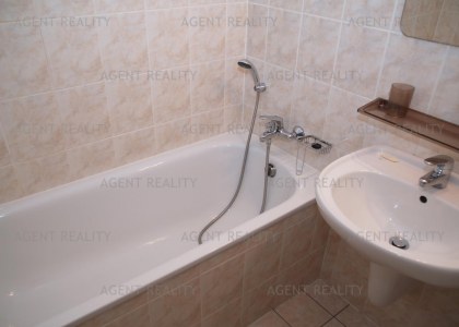 Pronájem pěkného bytu s balkonem 2+kk,50m2 v novostavbě včetně parkovacího stání P5-Motol.