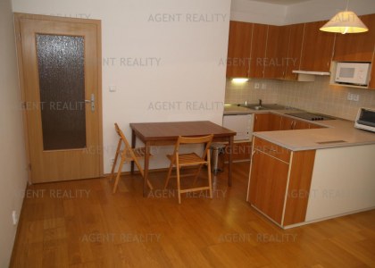 Pronájem pěkného bytu s balkonem 2+kk,50m2 v novostavbě včetně parkovacího stání P5-Motol.