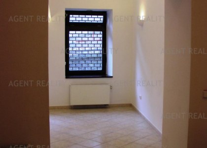 Prodej nebytového prostoru k podnikání nedaleko Václavského náměsti P2-Nové město.