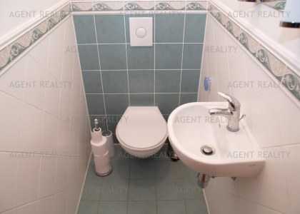 Pronájem zařízeného moderního bytu 3+kk, 80m2 s balkonem a garáží v  P6-Bílá Hora.