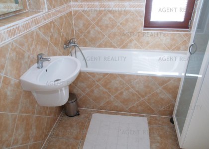Pronájem zařízeného moderního bytu 3+kk, 80m2 s balkonem a garáží v  P6-Bílá Hora.