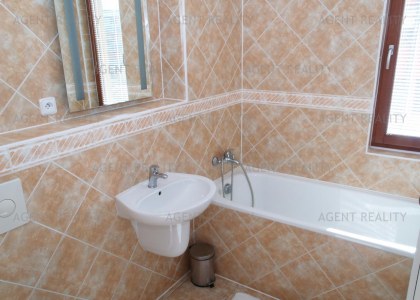Pronájem zařízeného moderního bytu 3+kk, 80m2 s balkonem a garáží v  P6-Bílá Hora.