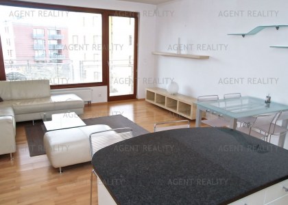 Pronájem zařízeného moderního bytu 3+kk, 80m2 s balkonem a garáží v  P6-Bílá Hora.