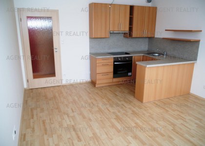Pronájem nového bytu 2+kk,50m2 s balkonem v novostavbě P14-Kyje