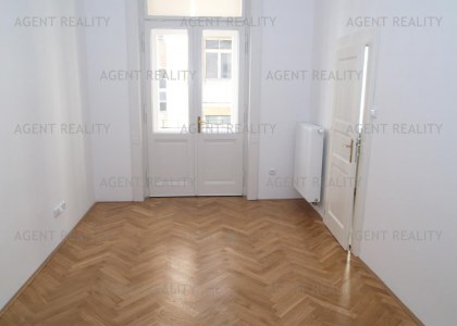 Pronájem výjimečného bytu 3+1,124m2 v rezidenčním domě v ulici Pařížská P1-Staré Město.