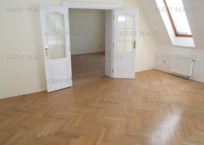 Pronájem výjimečného bytu 4+1,134m2 v rezidenčním domě v ulici Pařížská P1-Staré Město.