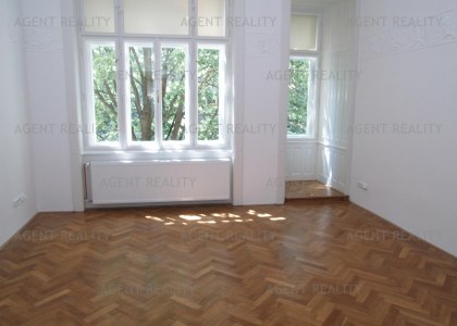Pronájem výjimečné kyceláře 4+1,124m2 v rezidenčním domě v ulici Pařížská P1-Staré Město.