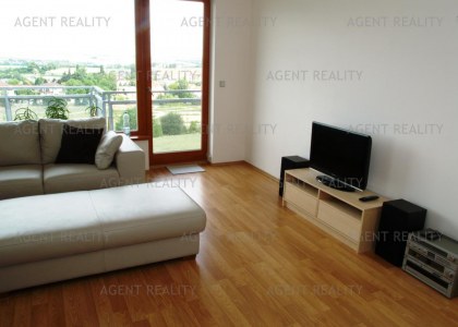 Pronájem modeního bytu 3+kk, 90m2 s dvěmi terasami 35m2 s parkovacím stáním v novostavbě P-Zličín
