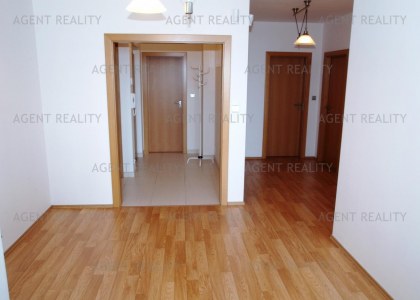 Pronájem modeního bytu 3+kk, 90m2 s dvěmi terasami 35m2 s parkovacím stáním v novostavbě P-Zličín