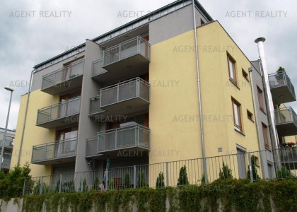 Pronájem modeního bytu 3+kk, 90m2 s dvěmi terasami 35m2 s parkovacím stáním v novostavbě P-Zličín
