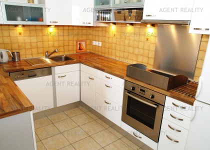 Pronájem vybaveného bytu 3+kk,81m2 s trasou a parkováním v P13-Stodůlky