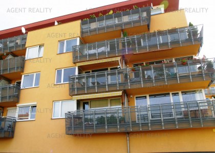 Pronájem vybaveného bytu 3+kk,81m2 s trasou a parkováním v P13-Stodůlky