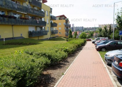 Pronájem vybaveného bytu 3+kk,81m2 s trasou a parkováním v P13-Stodůlky