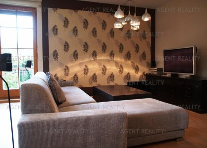 Pronájem moderního zařízeného bytu 2+kk, 79m2 +80m2 s předzahrádkou v novostavbě P10-Záběhlice 