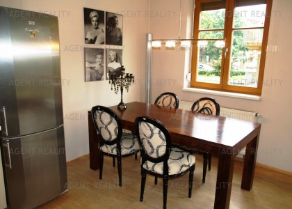Pronájem moderního zařízeného bytu 2+kk, 79m2 +80m2 s předzahrádkou v novostavbě P10-Záběhlice 