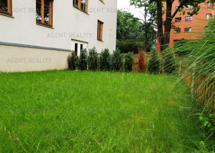 Pronájem moderního zařízeného bytu 2+kk, 79m2 +80m2 s předzahrádkou v novostavbě P10-Záběhlice 