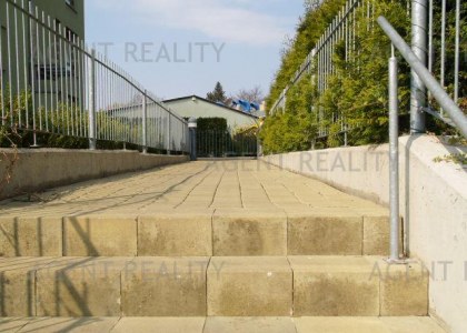  Pronájem moderního bytu 2+kk, 44m2 s balkonem a garážovým staním v Praha 6- Bílá Hora